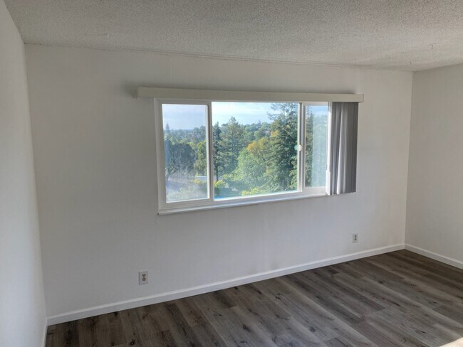 Foto del edificio - 616 Canyon Rd