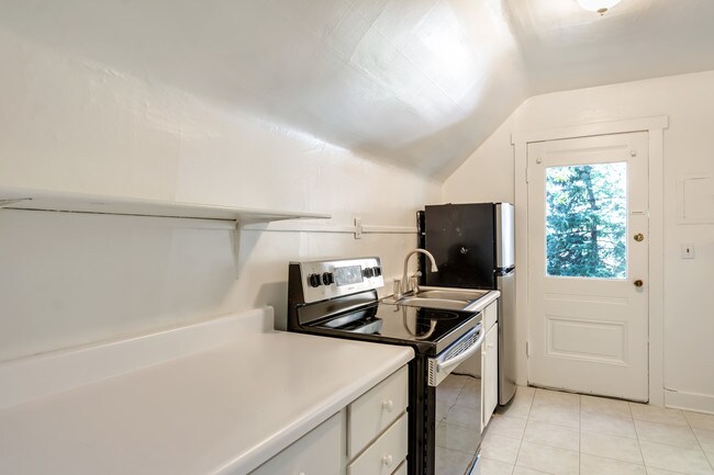 Kitchen - 1058 S 900 E