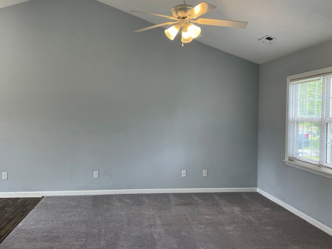 Building Photo - 3 bedroom, 2 bath single story home in Ogden!