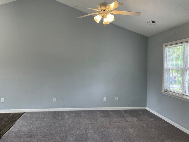 Photo - 3 bedroom, 2 bath single story home in Ogden!