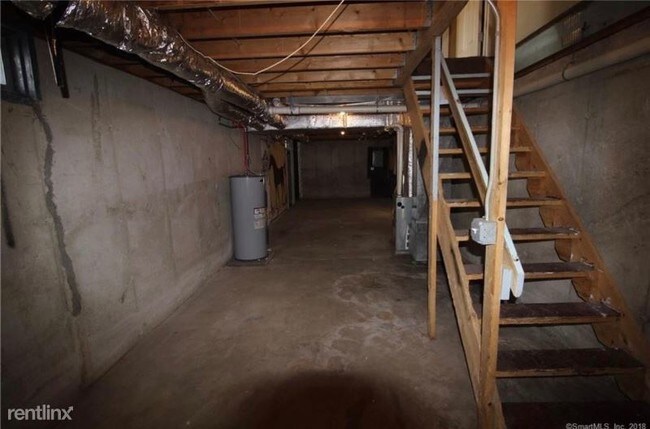 Building Photo - 3 br, 2 bath Apartment - 279 Martin st
