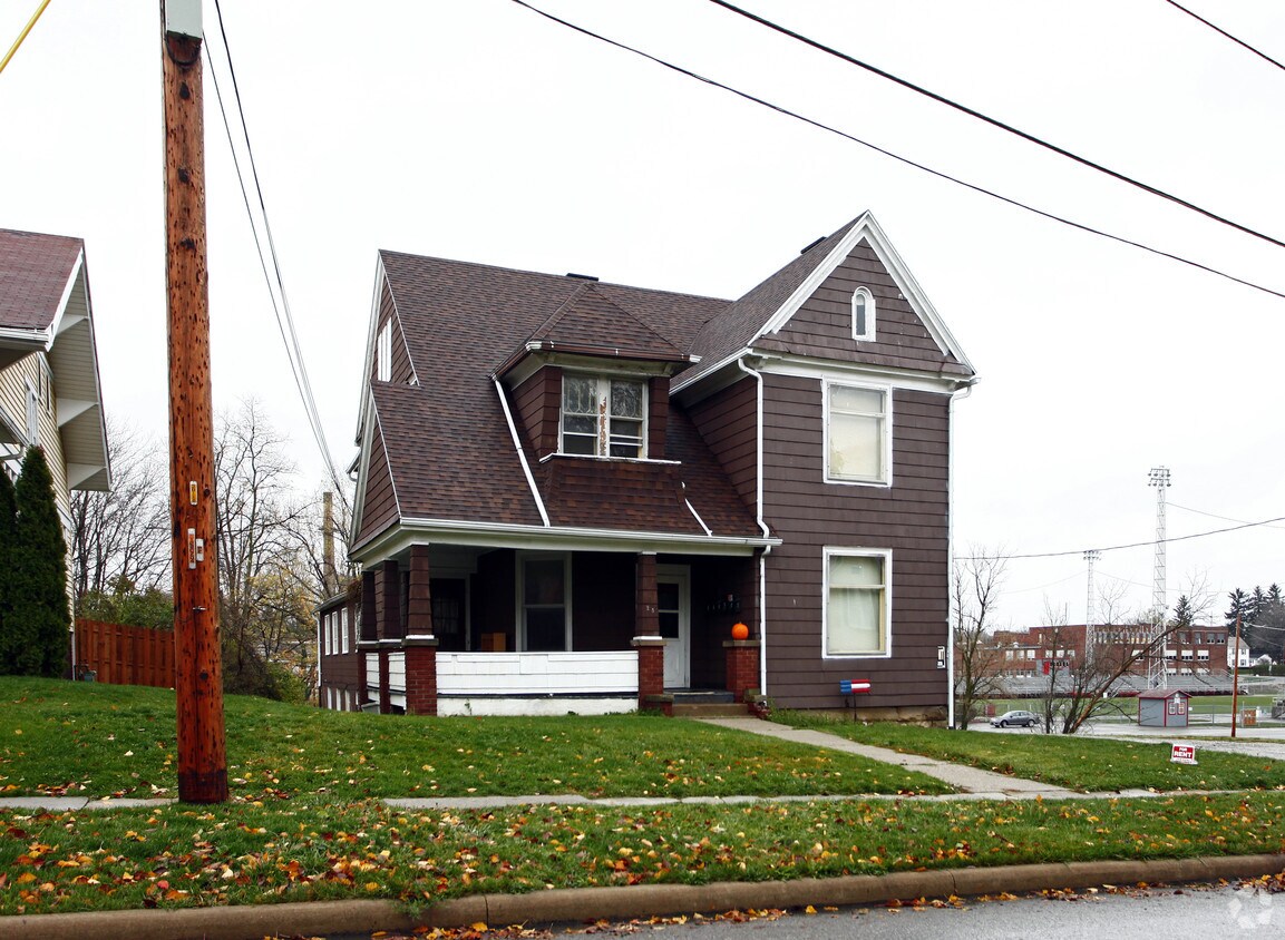 25 S Gamble St, Shelby, OH 44875 Apartments in Shelby, OH