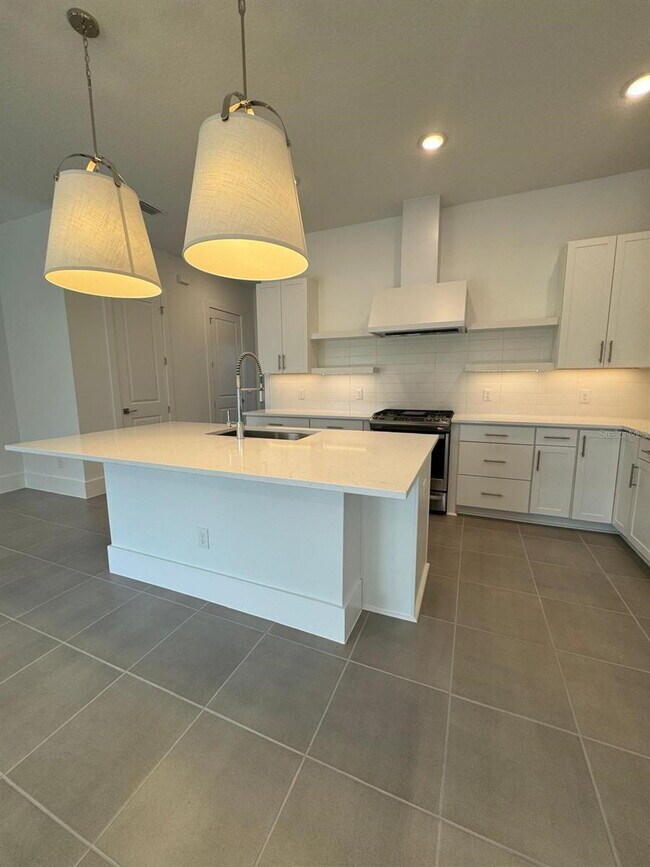 Building Photo - Charming and Functional – 3 Bedroom Home i...