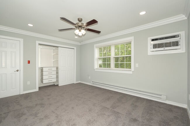 Building Photo - Fairfield Knolls at West Babylon