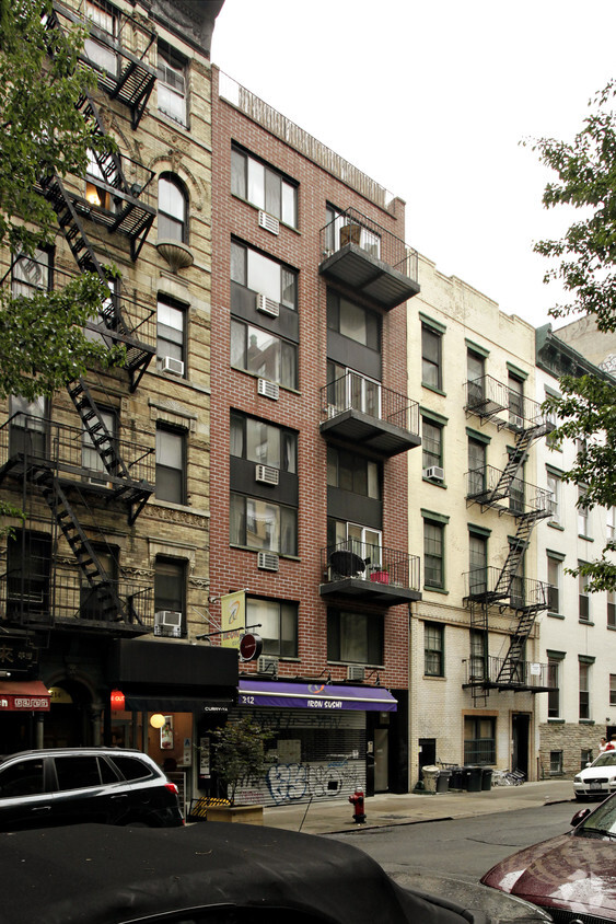 Building Photo - 212 E 10th St