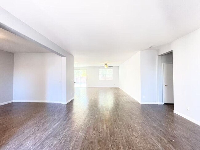 Building Photo - 202 Lynbrook St
