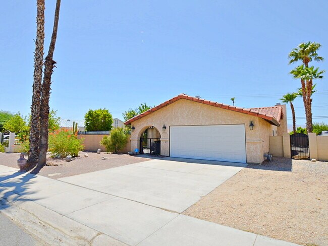 Foto del edificio - Cozy 3 bed 2 bath Cathedral City home