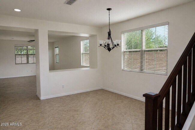 Building Photo - 1131 E Binner Dr