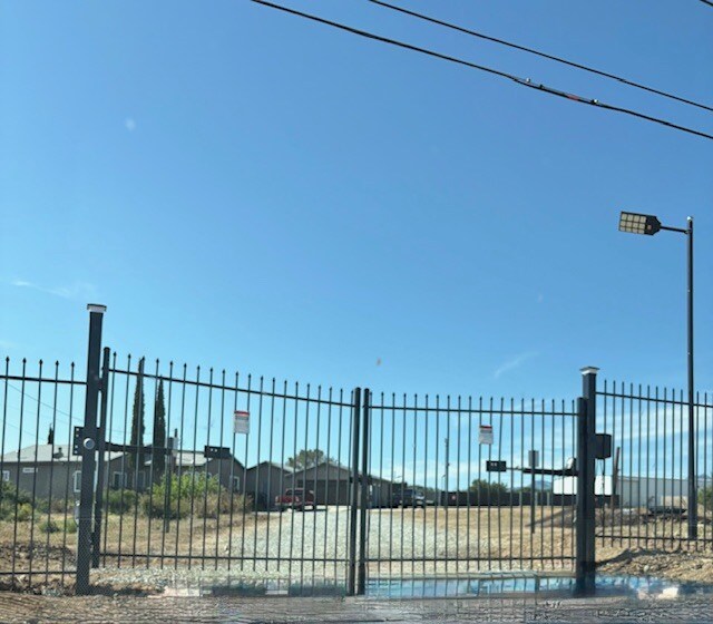 Building Photo - 10421 El Centro Rd