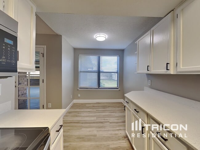 Building Photo - 3121 Southwell Ct