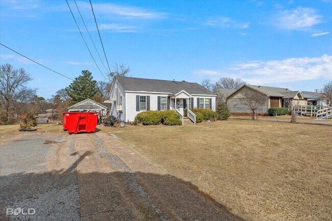 Foto del edificio - 3814 Lakeshore Dr