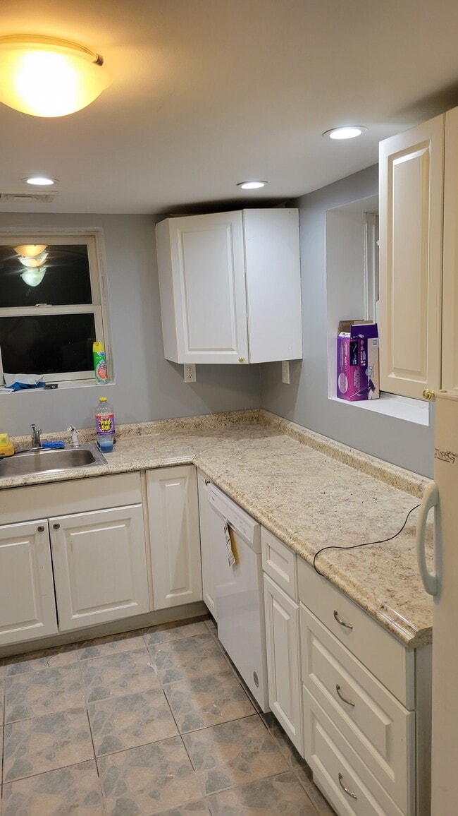 Kitchen - 91 Sand Rd