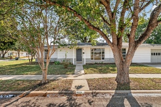 Building Photo - 4634 Weir Dr