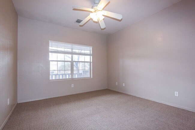 Foto del edificio - MOVE IN SPECIAL - 3 Bedroom Home in Quailwood