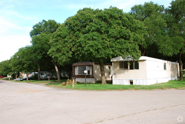 Building Photo - Lake Arlington Village MHP