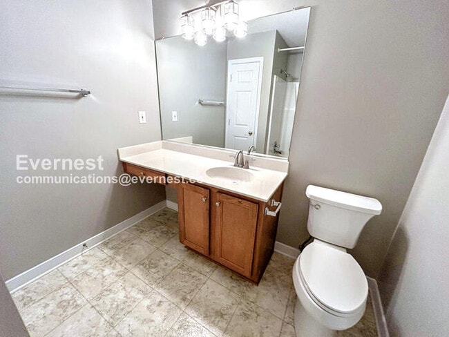 Foto del edificio - 4610 Twin Hickory Lake Dr