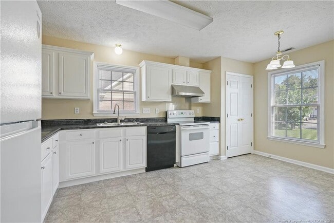 Building Photo - 6328 Fox Glen Dr