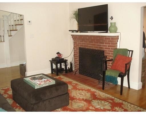Foto principal - 102 Wildwood St