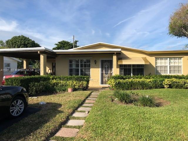 Foto principal - 3251 NW 16th St