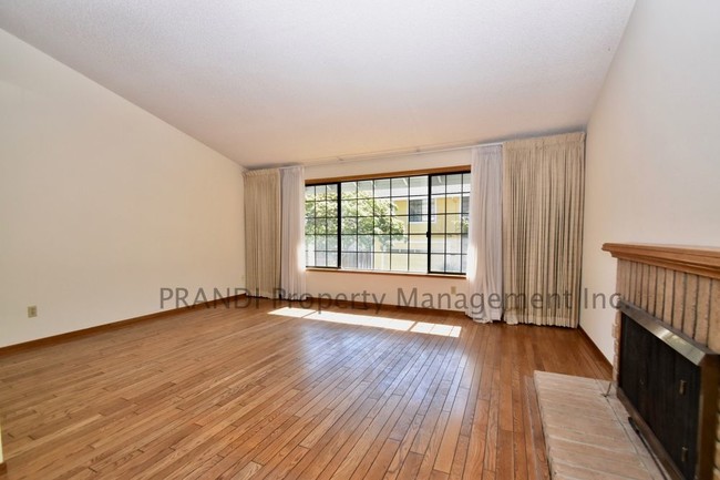 Building Photo - 56 Plata Ct
