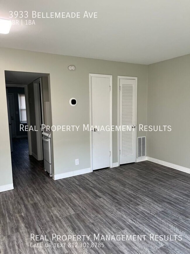 Building Photo - 1 Bedroom, 1 Bath Apartment  East Side