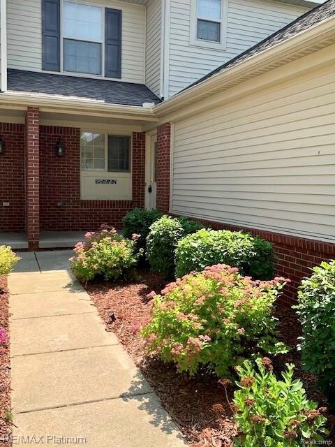 Building Photo - 4654 Summer Ridge Dr