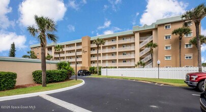 Building Photo - 1415 N Hwy A1A