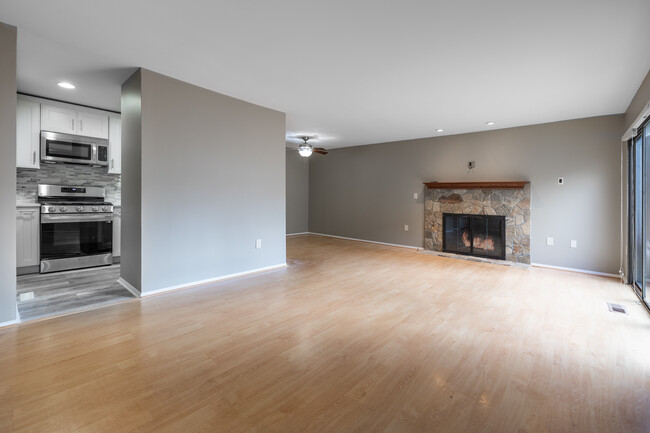 Building Photo - 5 Juniper Ln