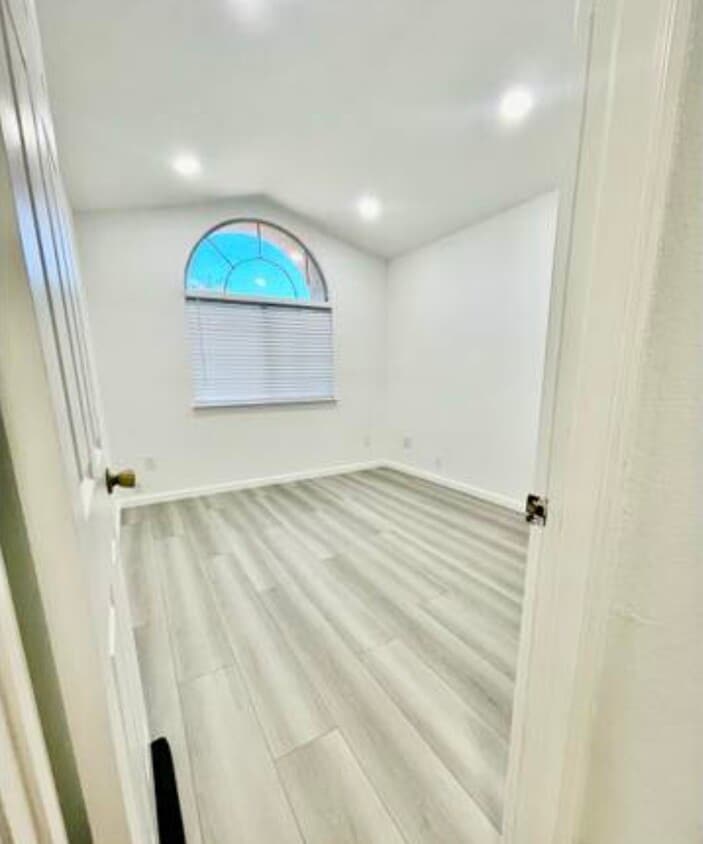 Foto del edificio - 2828 Hillcrest Ave