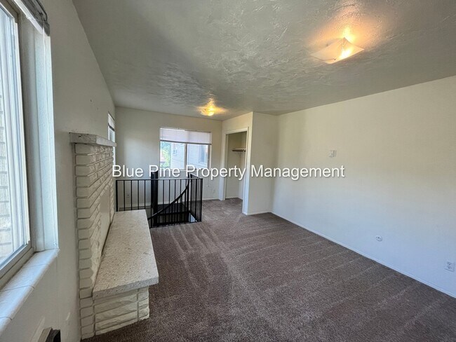 Foto del edificio - 1680 Calkins Ave