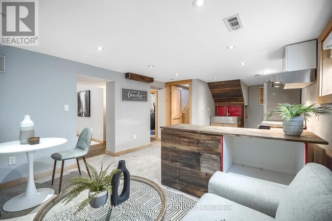 Photo du bâtiment - 6 Thirty First St