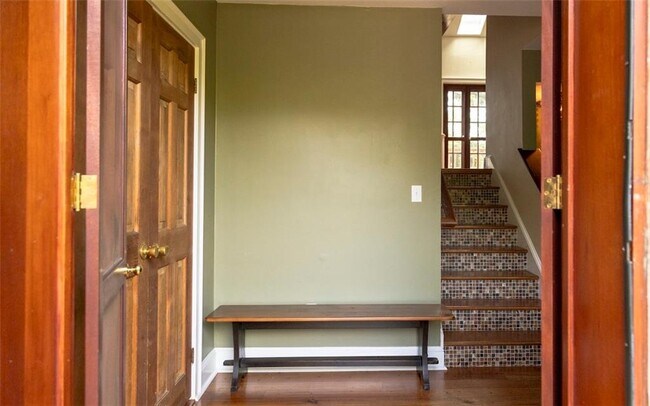 Building Photo - 113 Coggeshall Ave