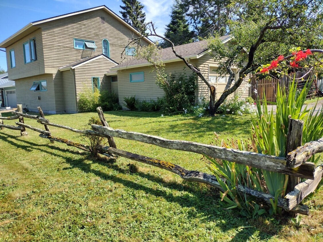 Primary Photo - 5612 Gise St