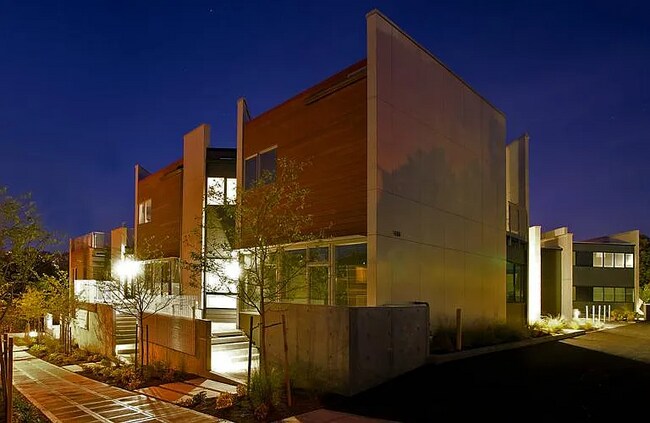 Foto del edificio - 2303 W Newton St