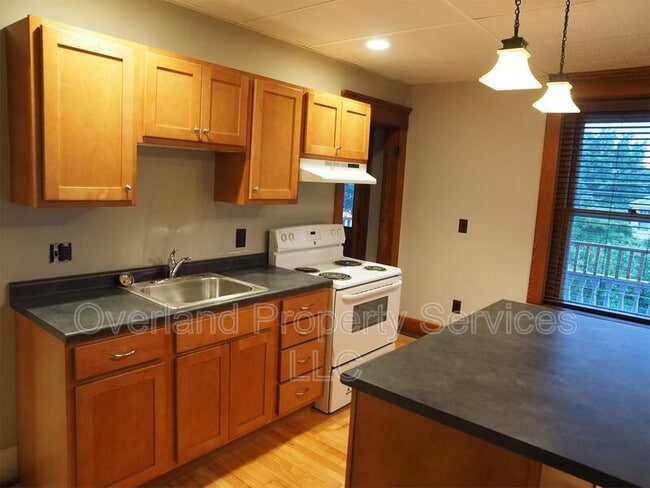 Building Photo - 90 N Winooski Ave