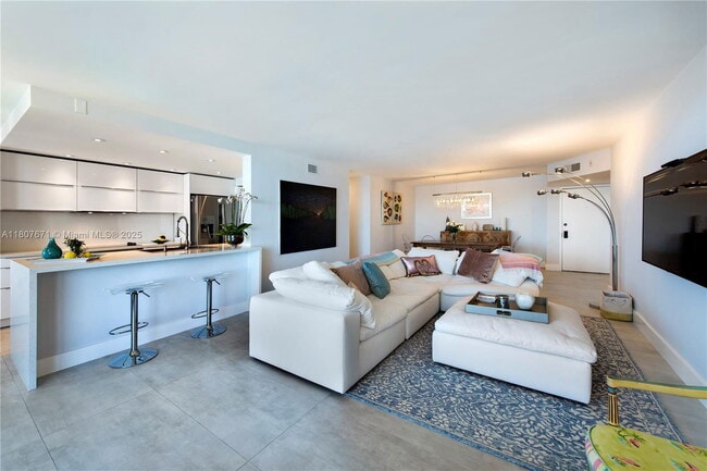 Foto del edificio - 12000 N Bayshore Dr