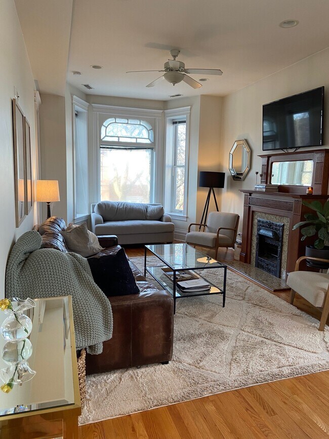 Foto del edificio - 2129 W Potomac Ave