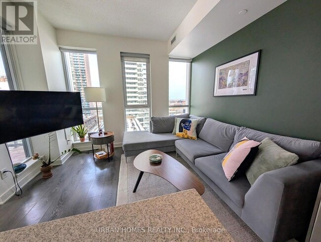 Photo du bâtiment - 170 Sumach St