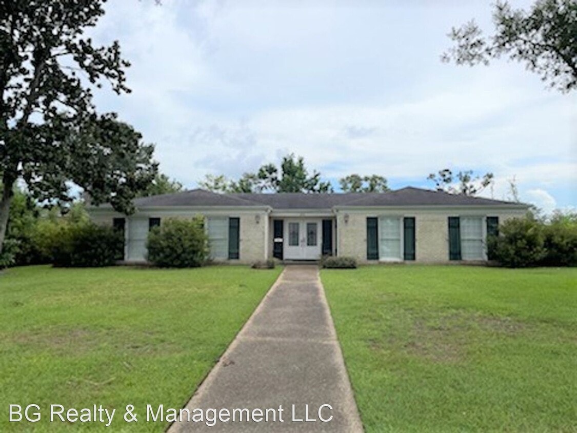 3 br, 2 bath House 815 Contour House Rental in Lake Charles, LA