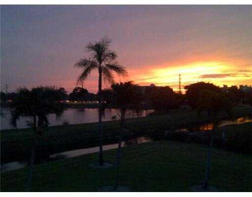 Foto del edificio - 6654 Villa Sonrisa Dr