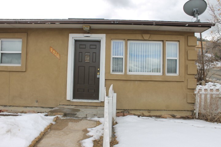 Primary Photo - Move in ready home For Rent on Busch Ave