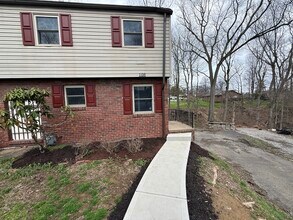 Building Photo - 108 Roberts Dr