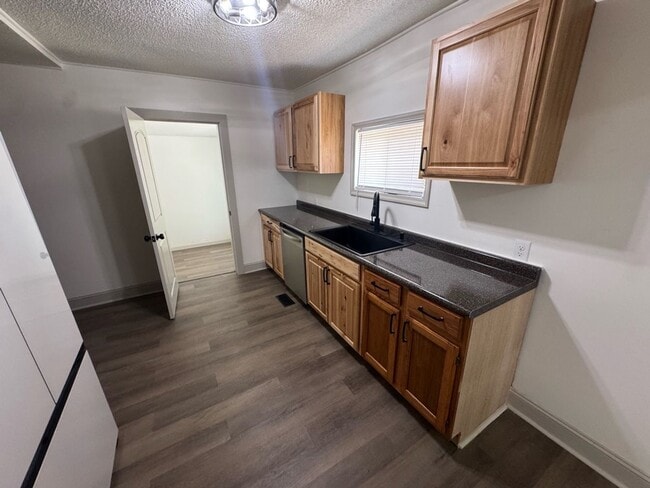 Building Photo - Charming 2-Bedroom Home in Elizabethton, TN