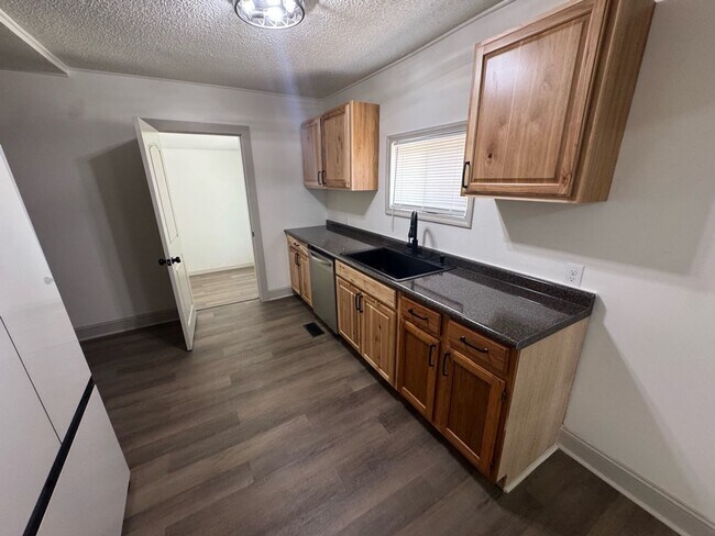 Foto del edificio - Charming 2-Bedroom Home in Elizabethton, TN