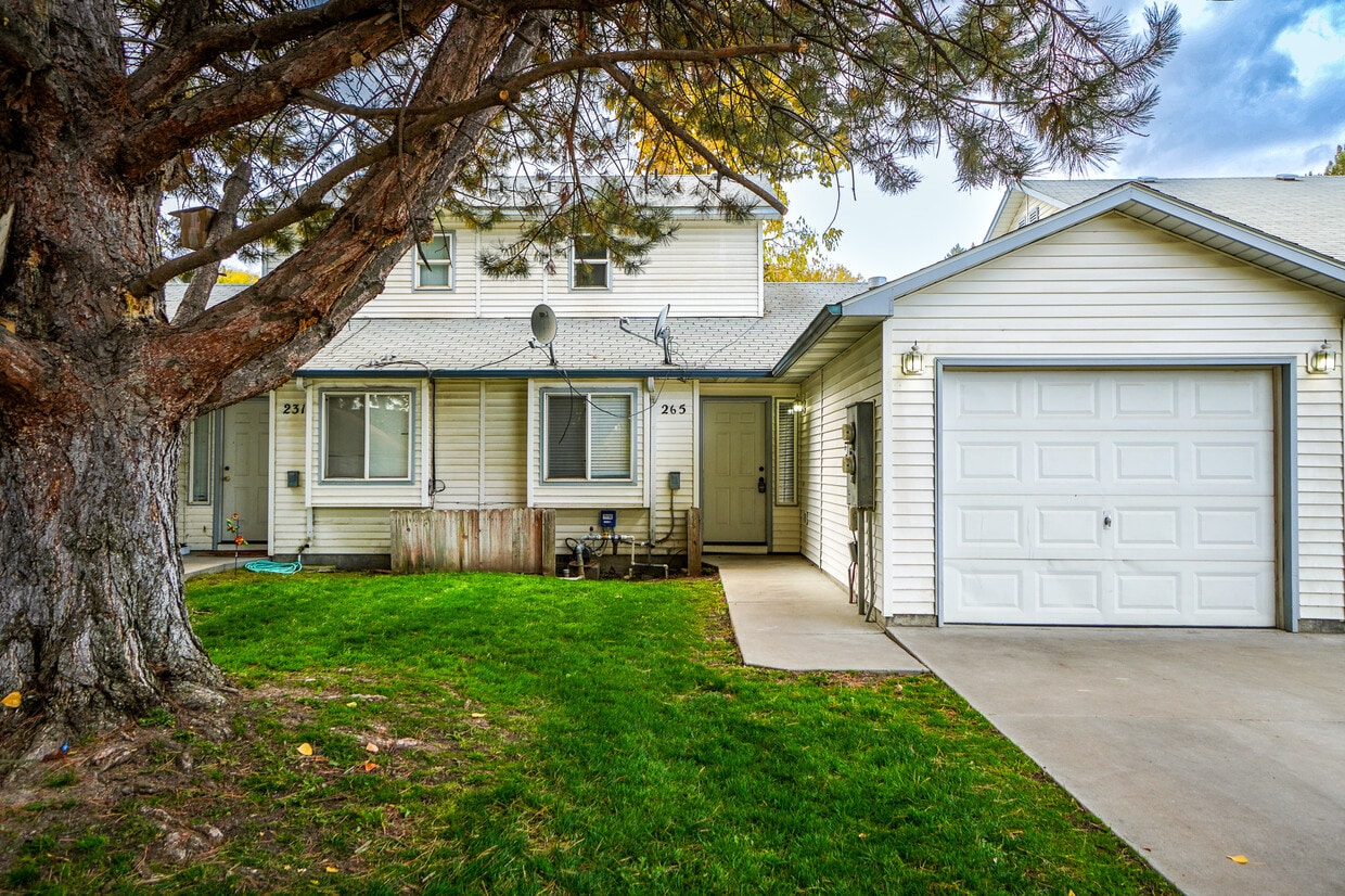 Primary Photo - 265 N Paradise Ave