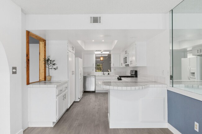 Foto del edificio - 49336 Eisenhower Dr