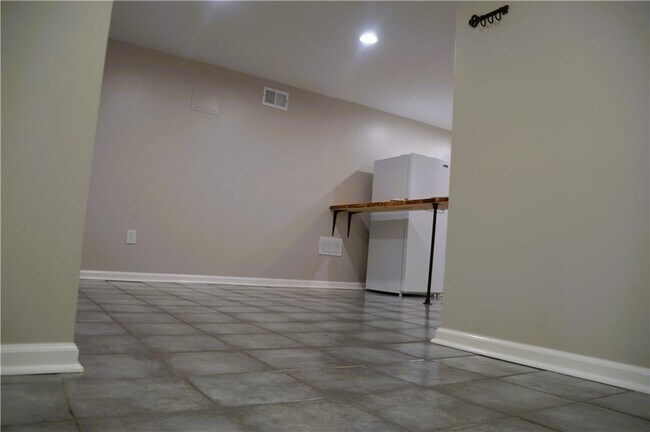 Building Photo - 186 Towler Rd