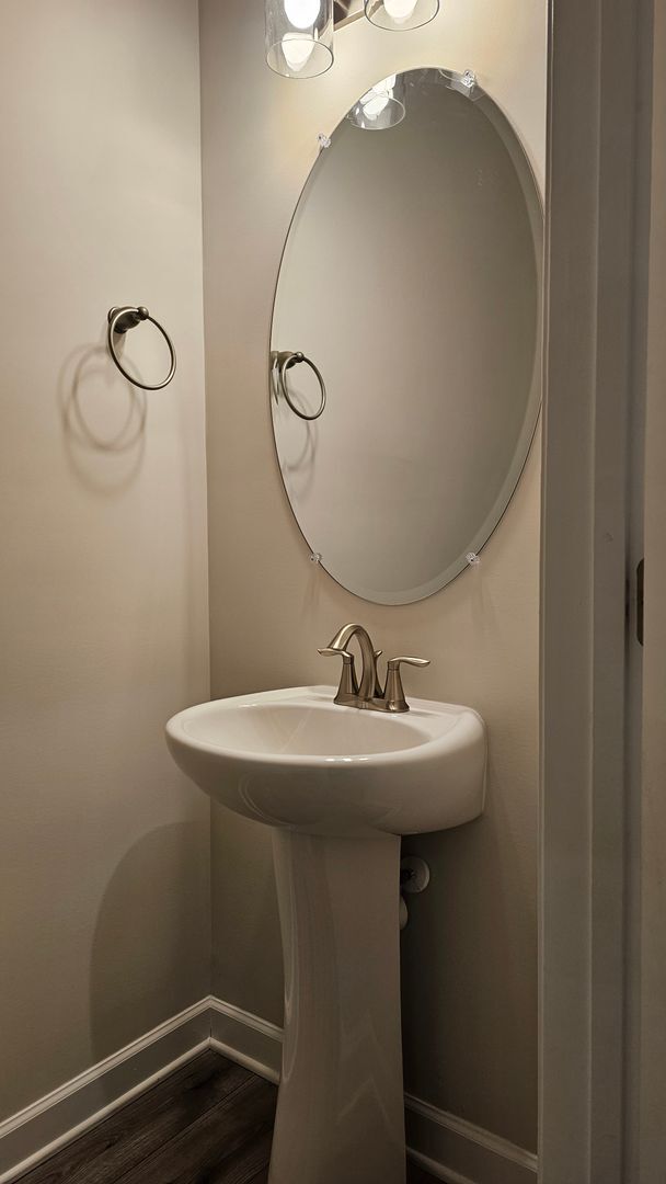 Building Photo - Like NEW townhome located in the sought af...