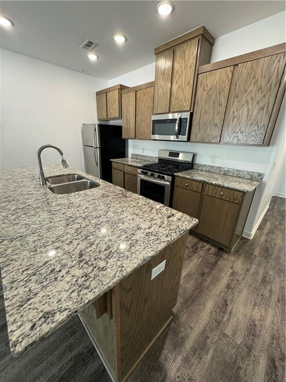 Foto del edificio - 637 Hidden Springs Dr