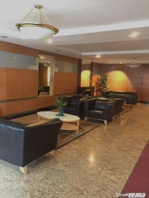 Foto del edificio - 133-47 Sanford Ave